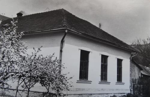Škola v&nbsp;Lietavskej Svinnej premenovaná od&nbsp;roku 1948&nbsp;na Národnú školu