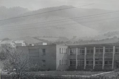 Nová škola v&nbsp;Lietavskej Svinnej bola slávnostne otvorená 8.&nbsp;9. 1970.